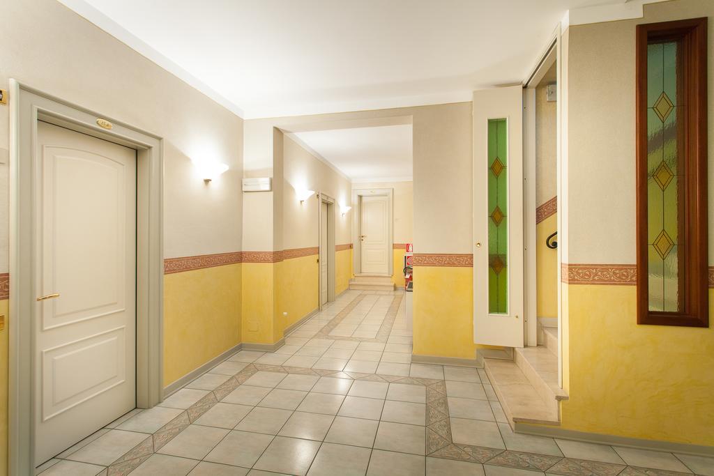 Hotel Gambara ภายนอก รูปภาพ