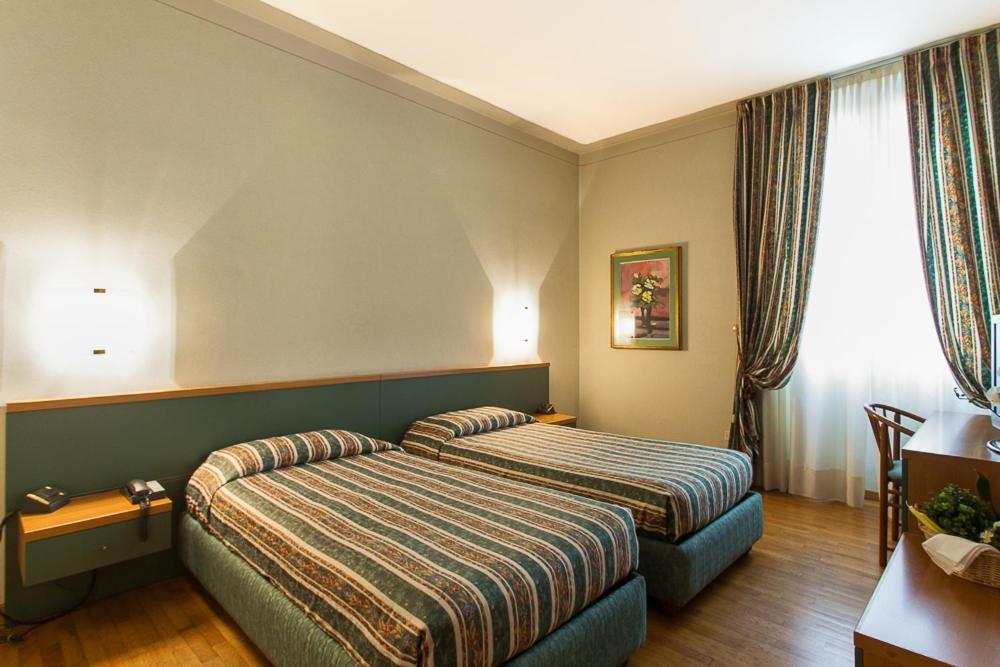 Hotel Gambara ภายนอก รูปภาพ