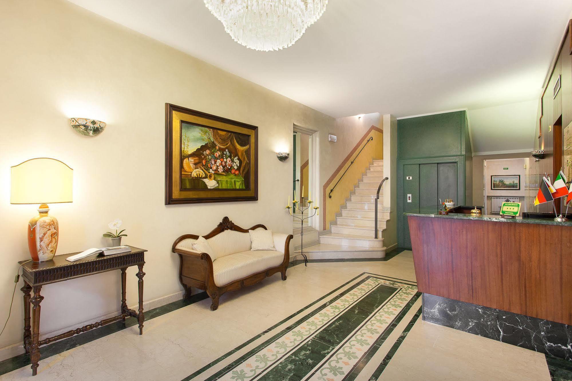 Hotel Gambara ภายนอก รูปภาพ